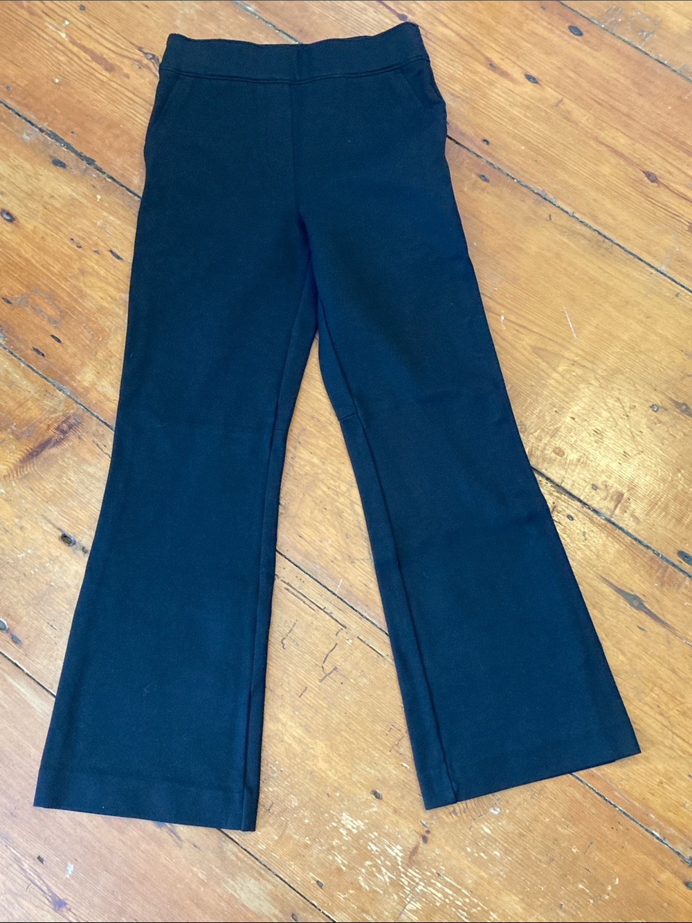 SPANX Black Flare pants
Size: XS